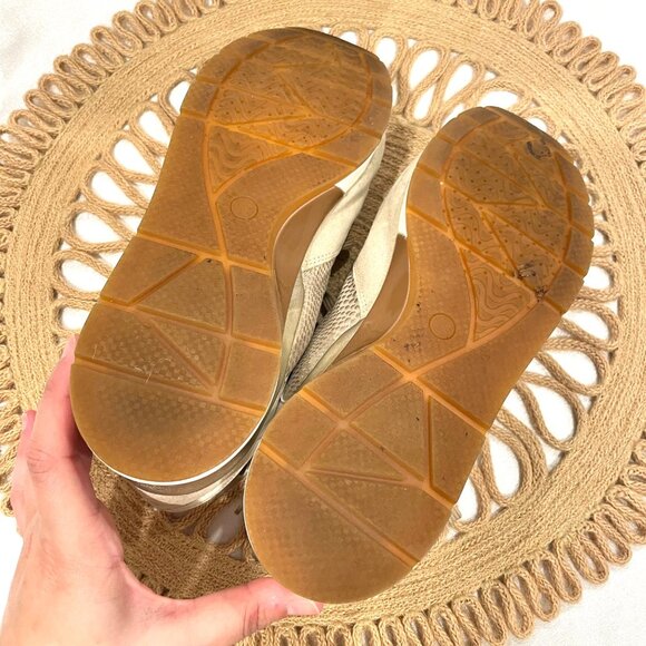 Geox Grey Snakeskin Silver Metallic Low-Top Sneakers Size US 9 EU 39 - Picture 11 of 11